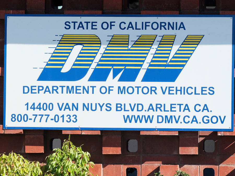 california_dmv_arleta_sign_apphoto.png