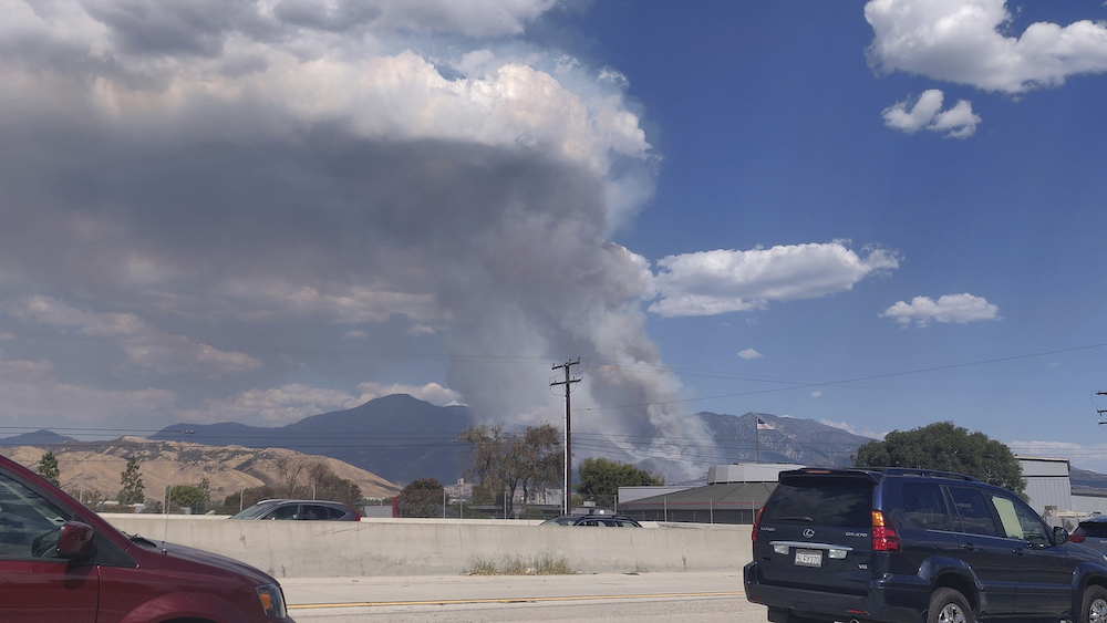 Firefighter dies will battling wildfire in Southern California