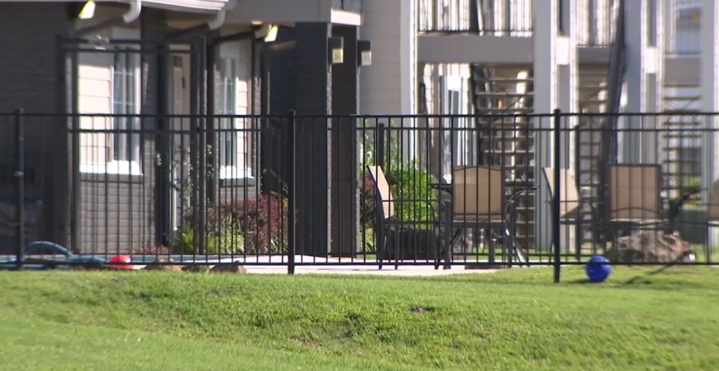 Carlyle Apartments.PNG