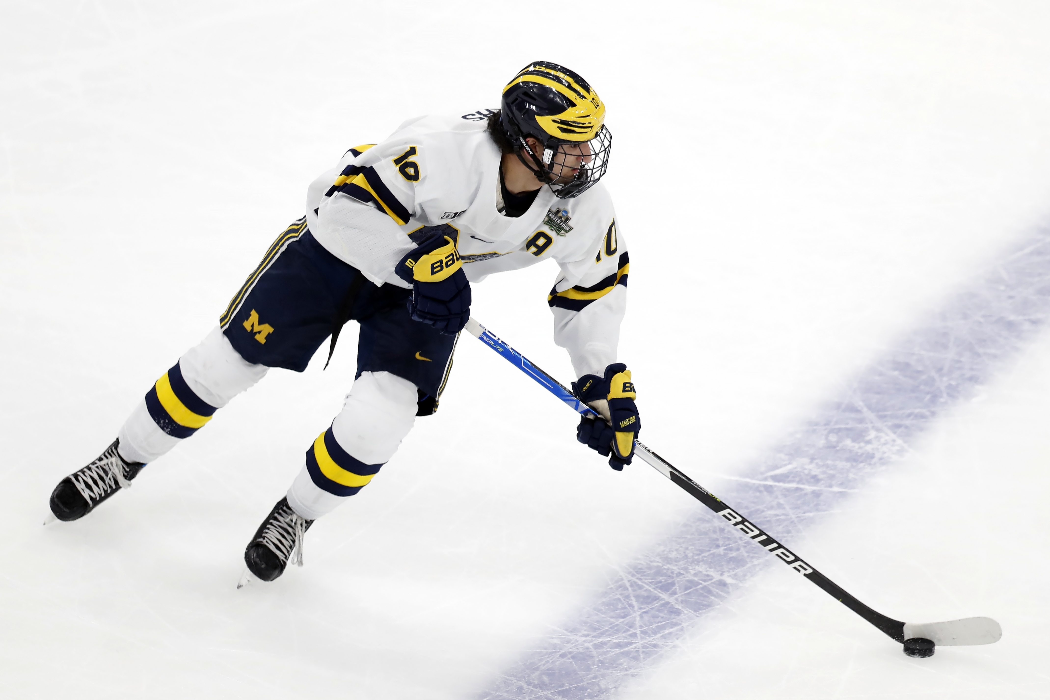 Matty Beniers NCAA Michigan Denver Hockey