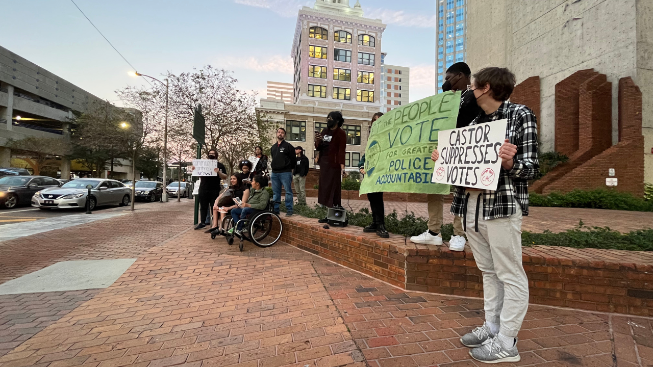 Protesters aim frustration at Tampa's mayor: