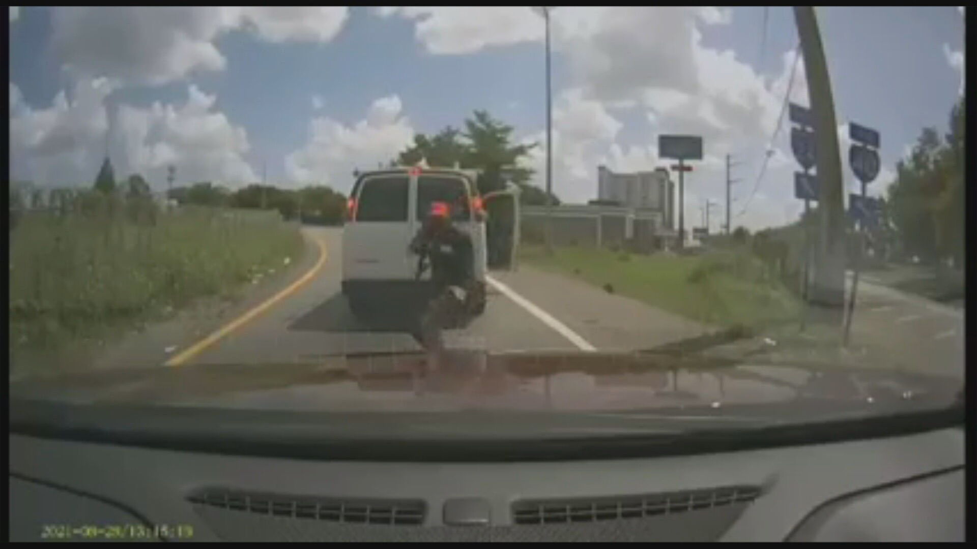 dashcam.mp4.mxf_frame_446.jpeg