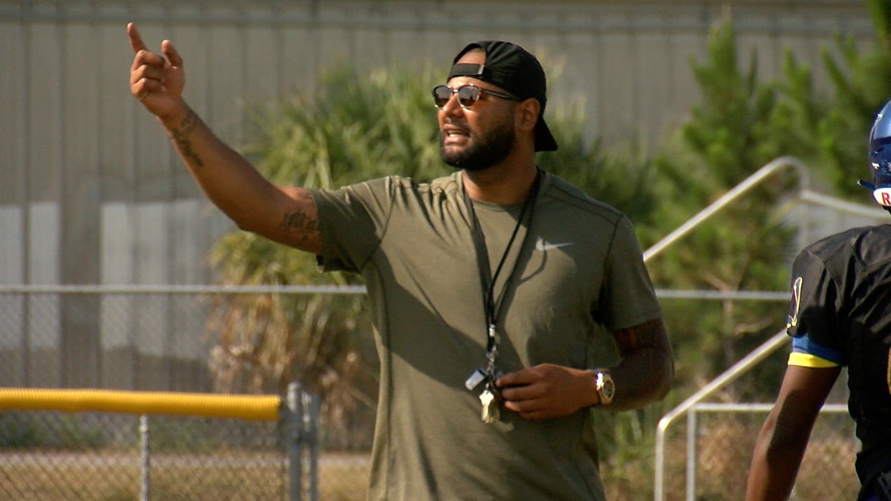 Head Coach Louis Murphy