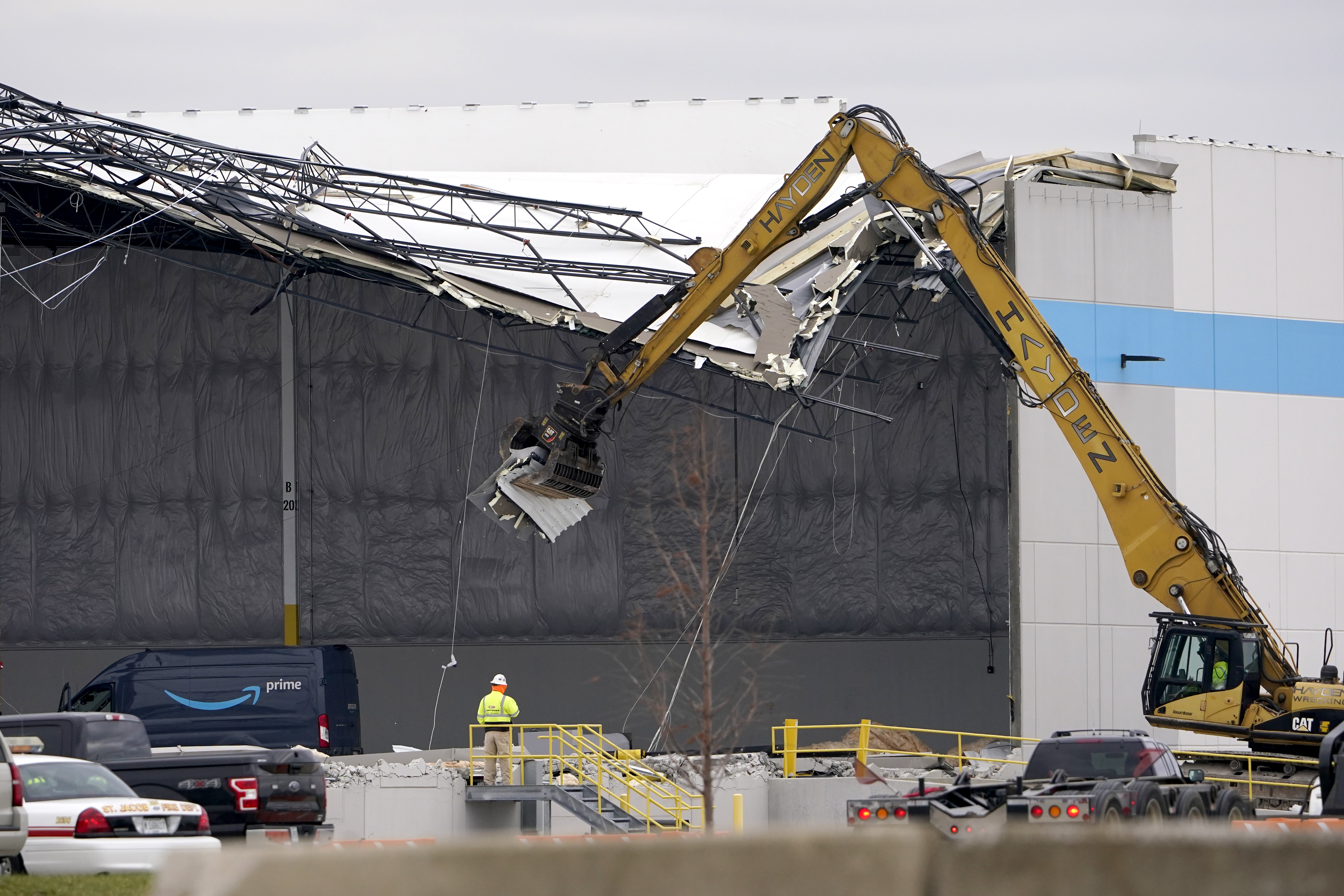 Tornadoes in St. Louis area leave at least 2 people dead - Vimarsana News