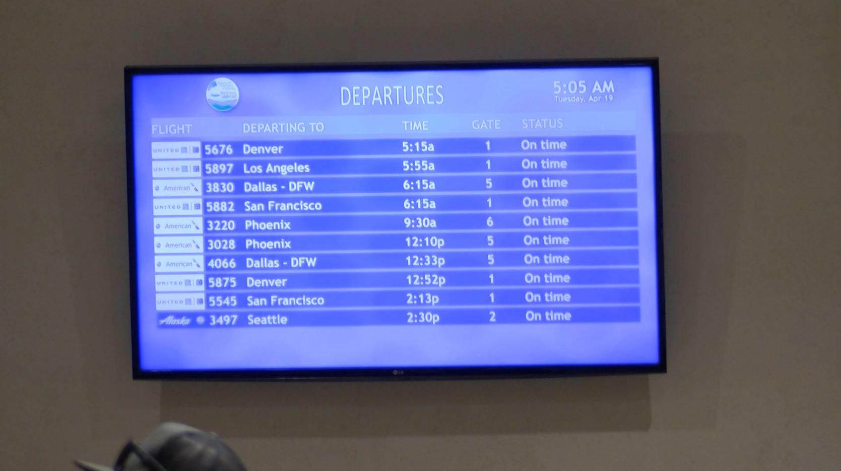 slo airport flights.JPG