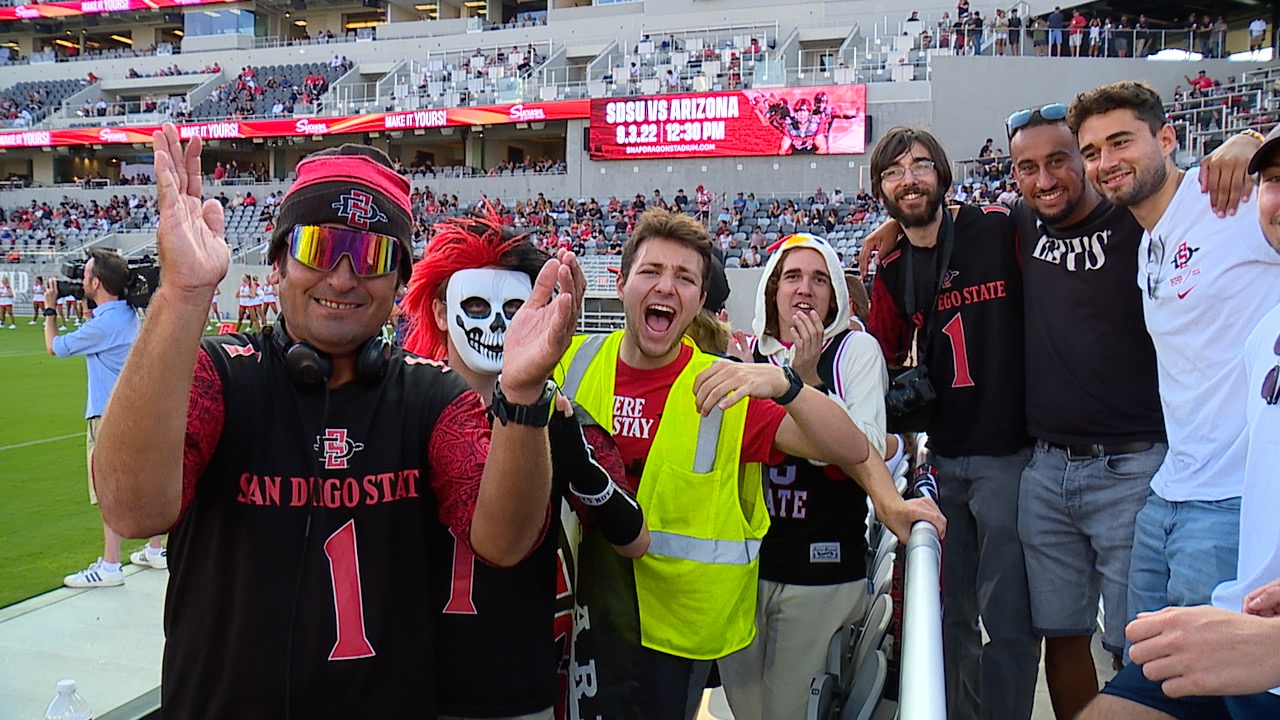 Fans fill Snapdragon Stadium for pre-season scrimmage 