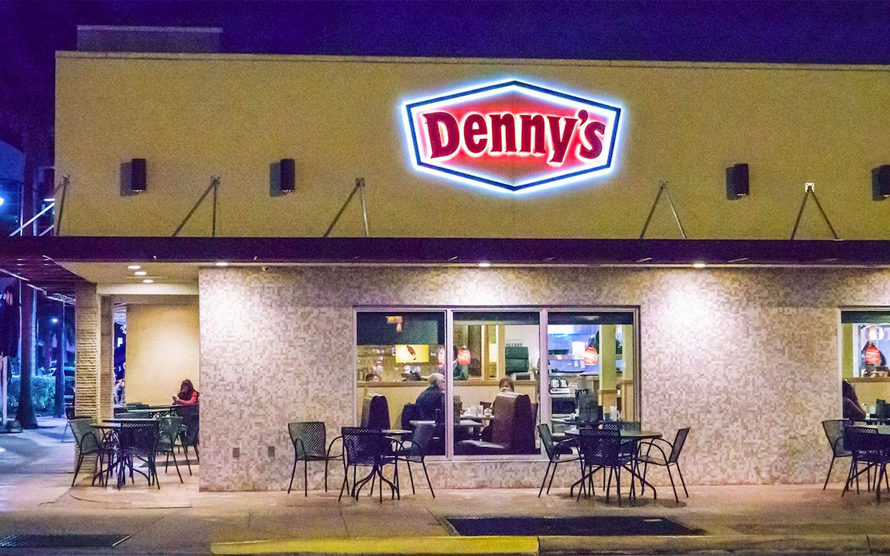 dennys.jpg
