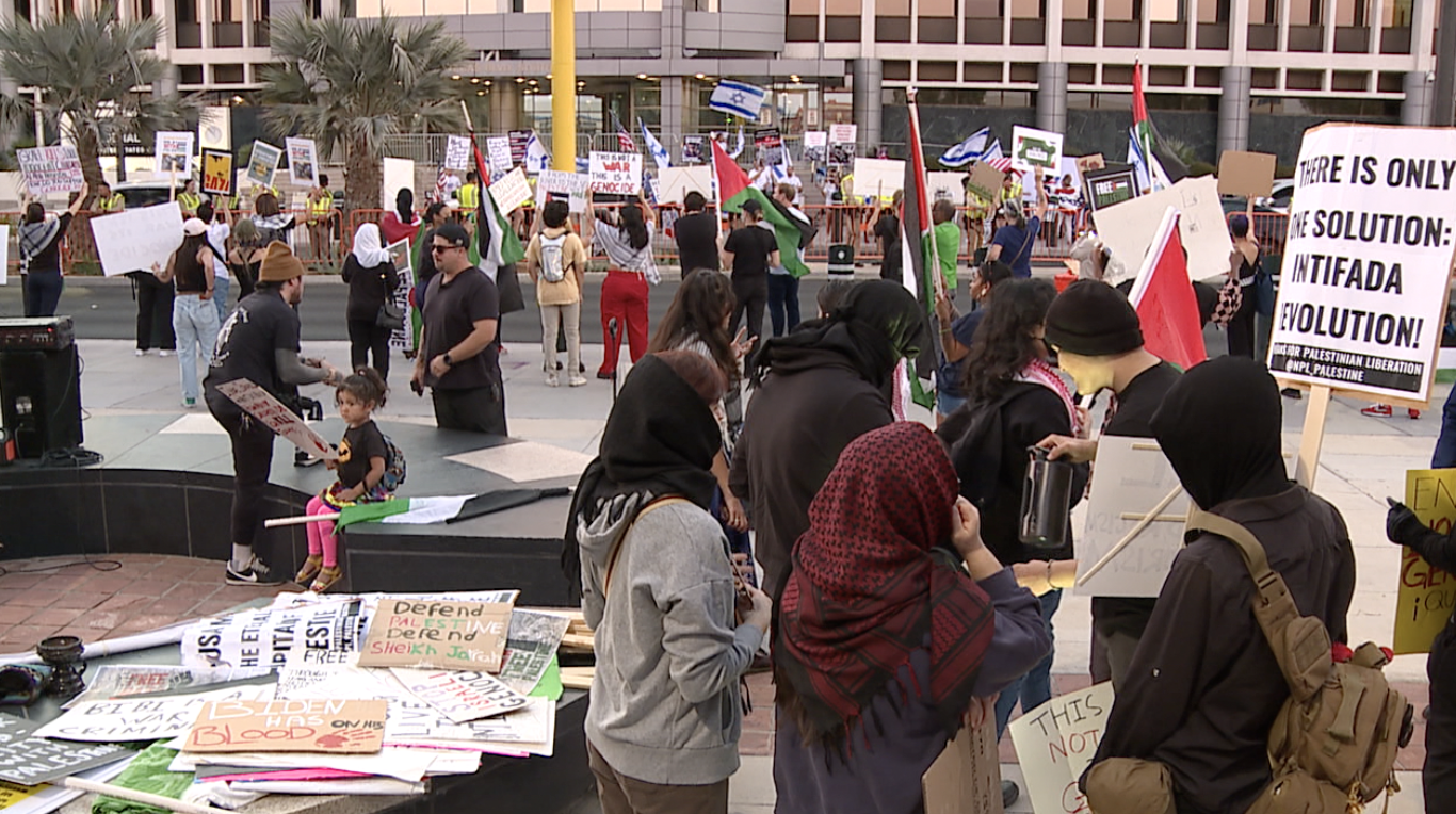 Hundreds gather for rally in downtown Las Vegas to show support for Palestinians