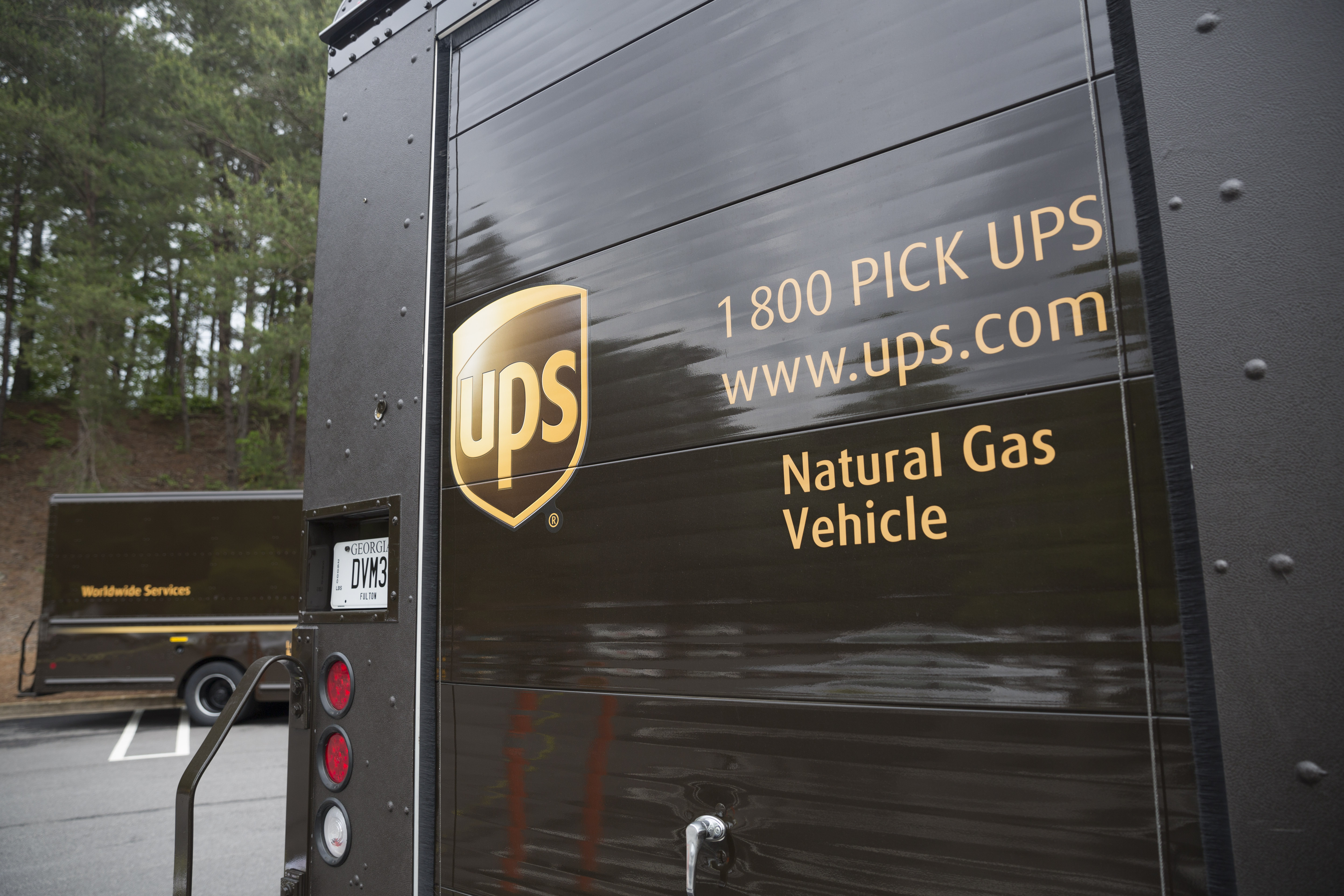 UPS to hire more than 100,000 seasonal workers to help with holiday rush