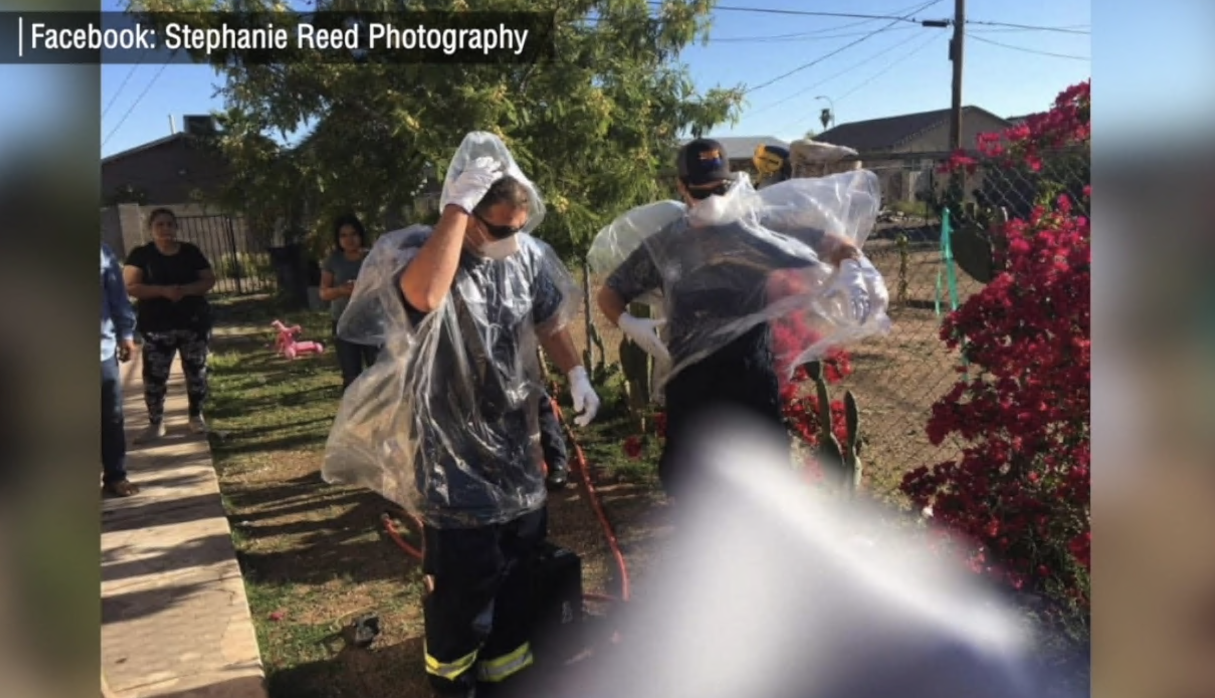 Rain ponchos used as PPE y Phoenix firefighters