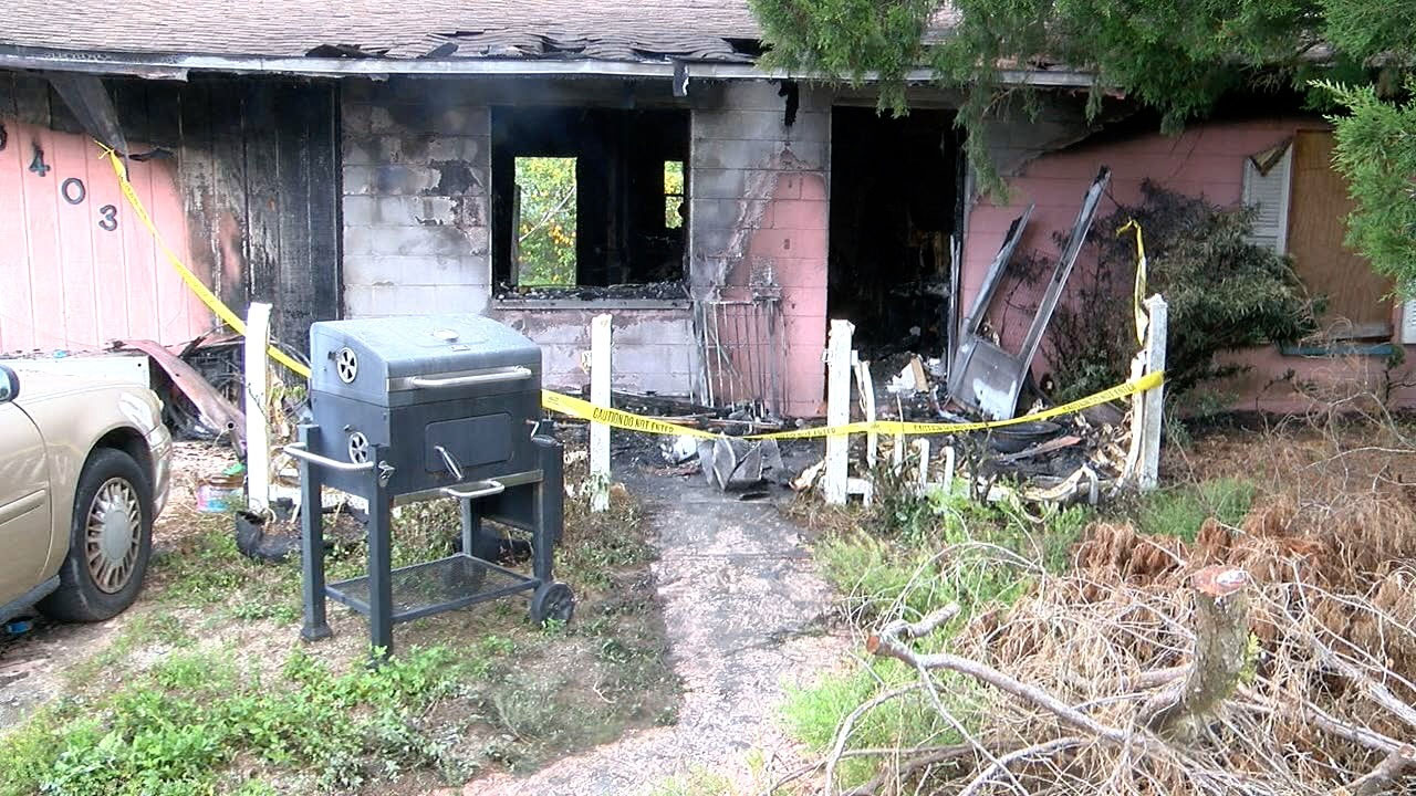 Pasco-House-Fire-Kills-6-Dogs-WFTS.jpg