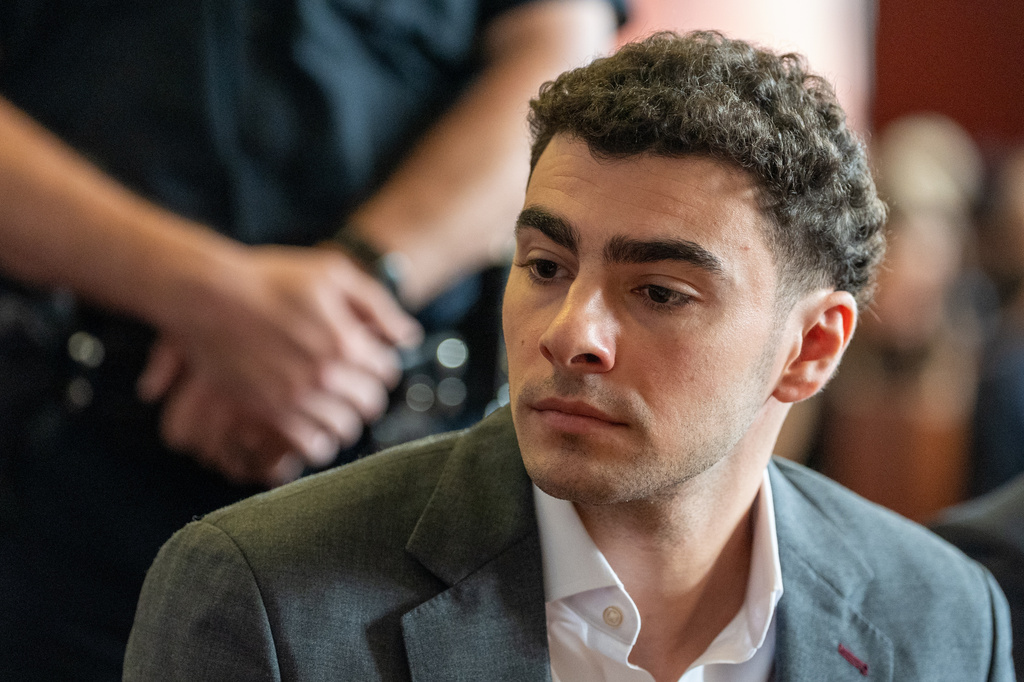 Luigi Mangione attends a pre-trial hearing at Manhattan Criminal Court in New York, Tuesday, Aug. 11, 2026. 