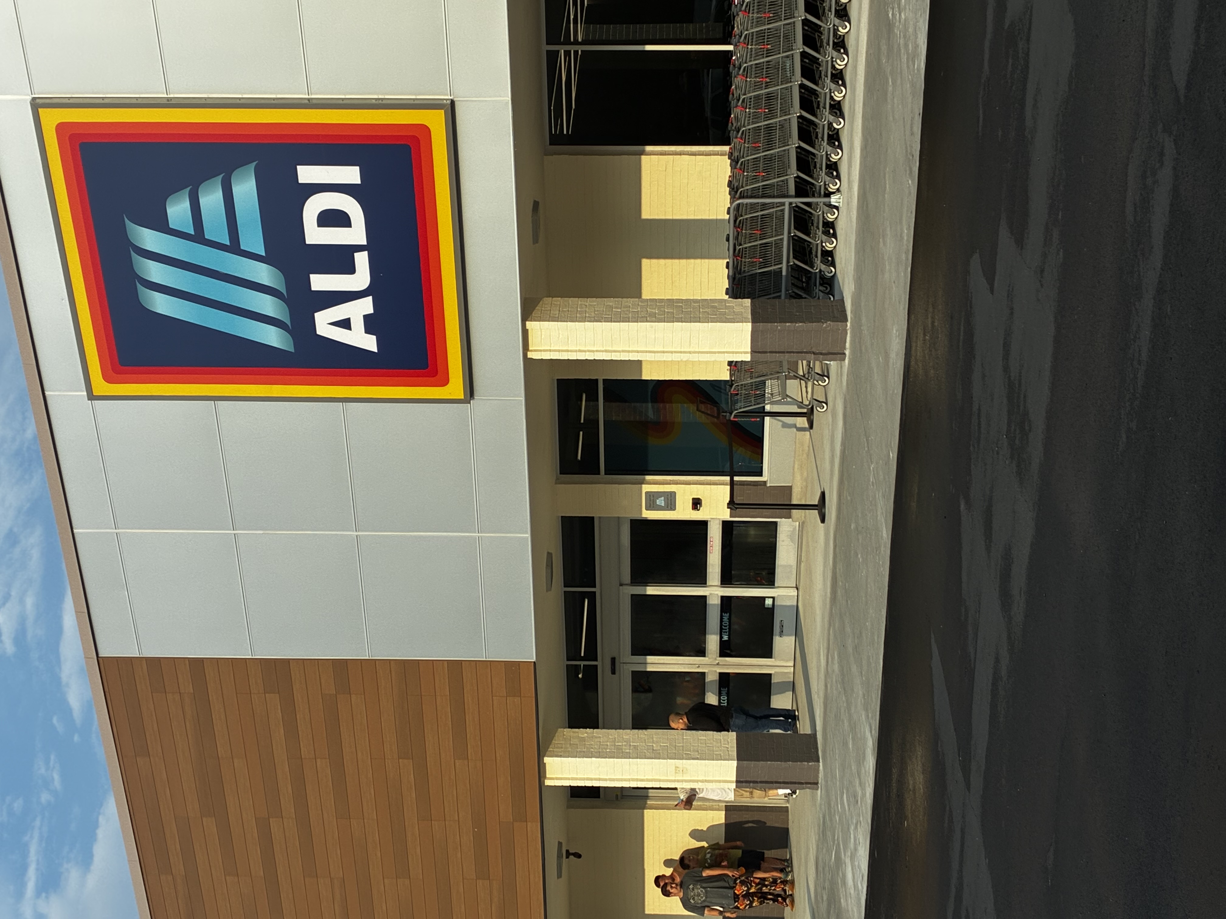 ALDI has opened its first Monticello store at 1245 S. Jefferson St., replacing the former Winn-Dixie location.
