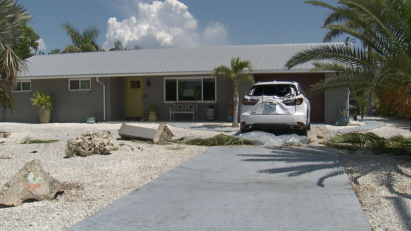 4 dead after car crashes into home at Ruskin