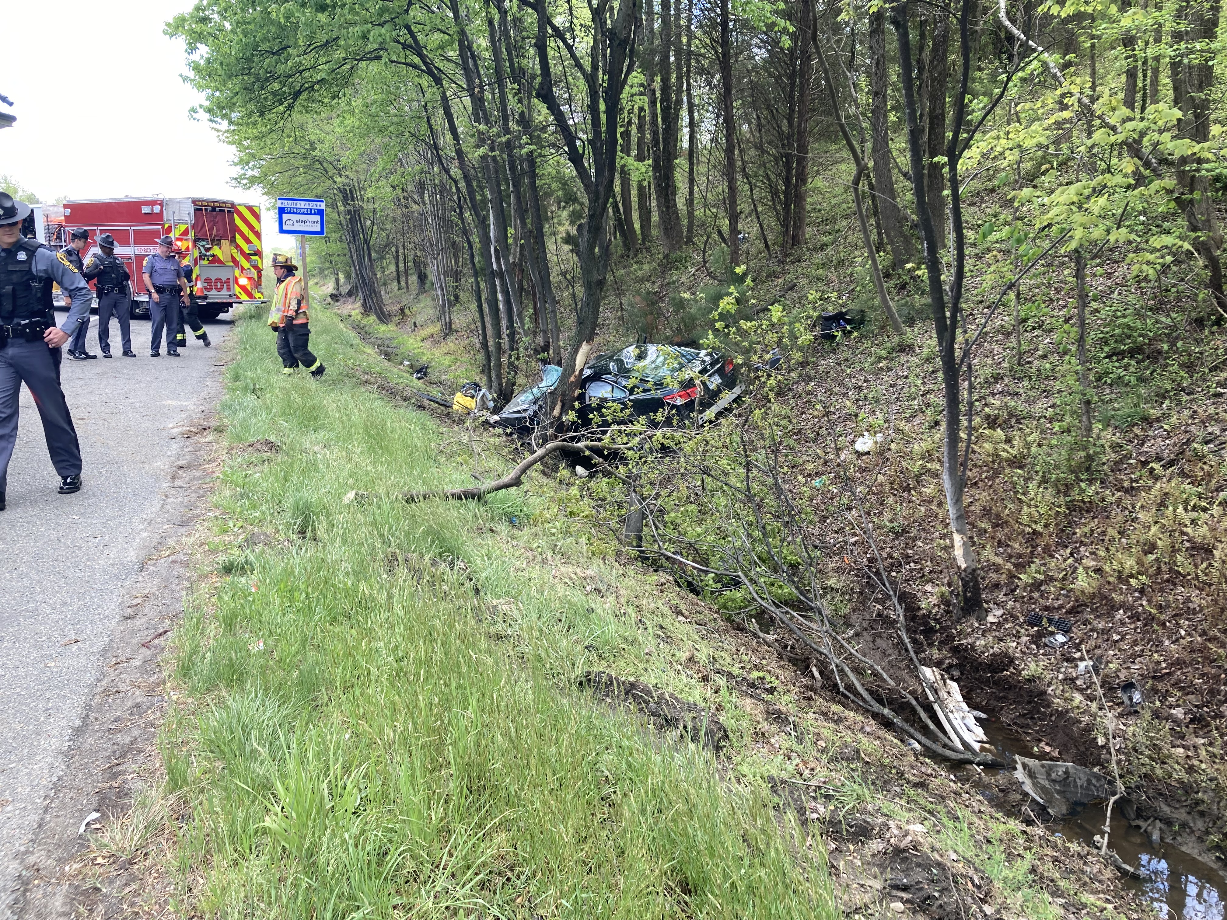 Woman killed, 7-year-old injured in Henrico crash
