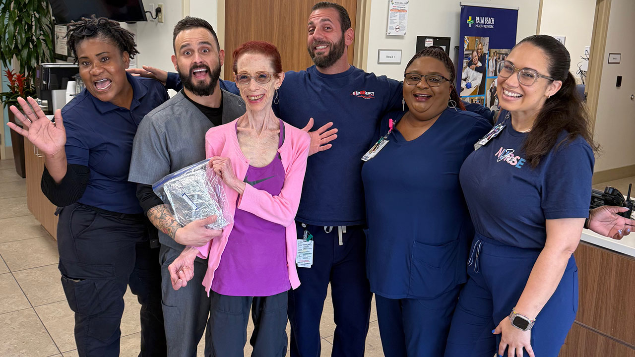 Linda Pincus delivers homemade treats to hospital workers.