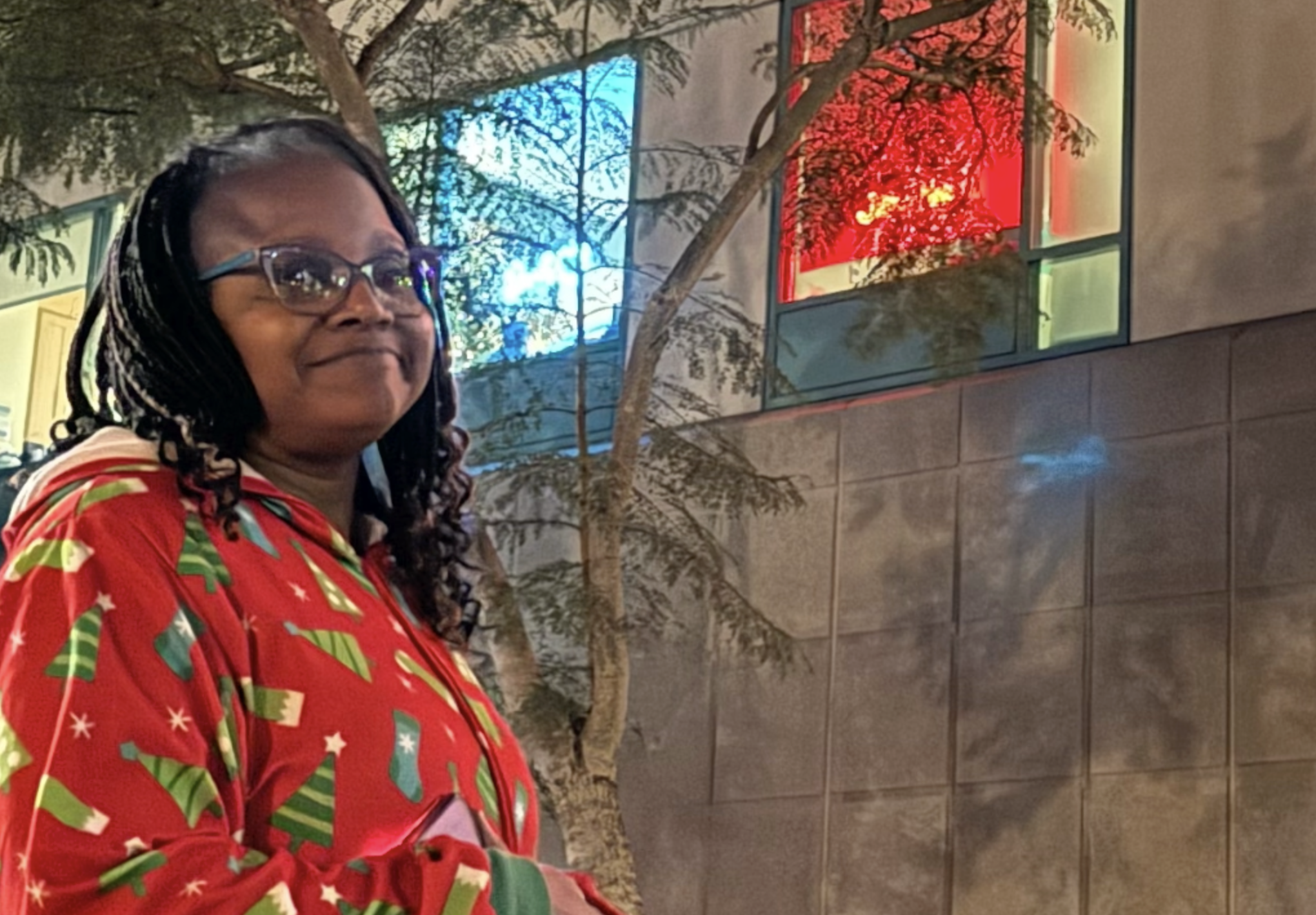 Local mom honors late daughter's legacy with neon lights at Racy Children's Hospital