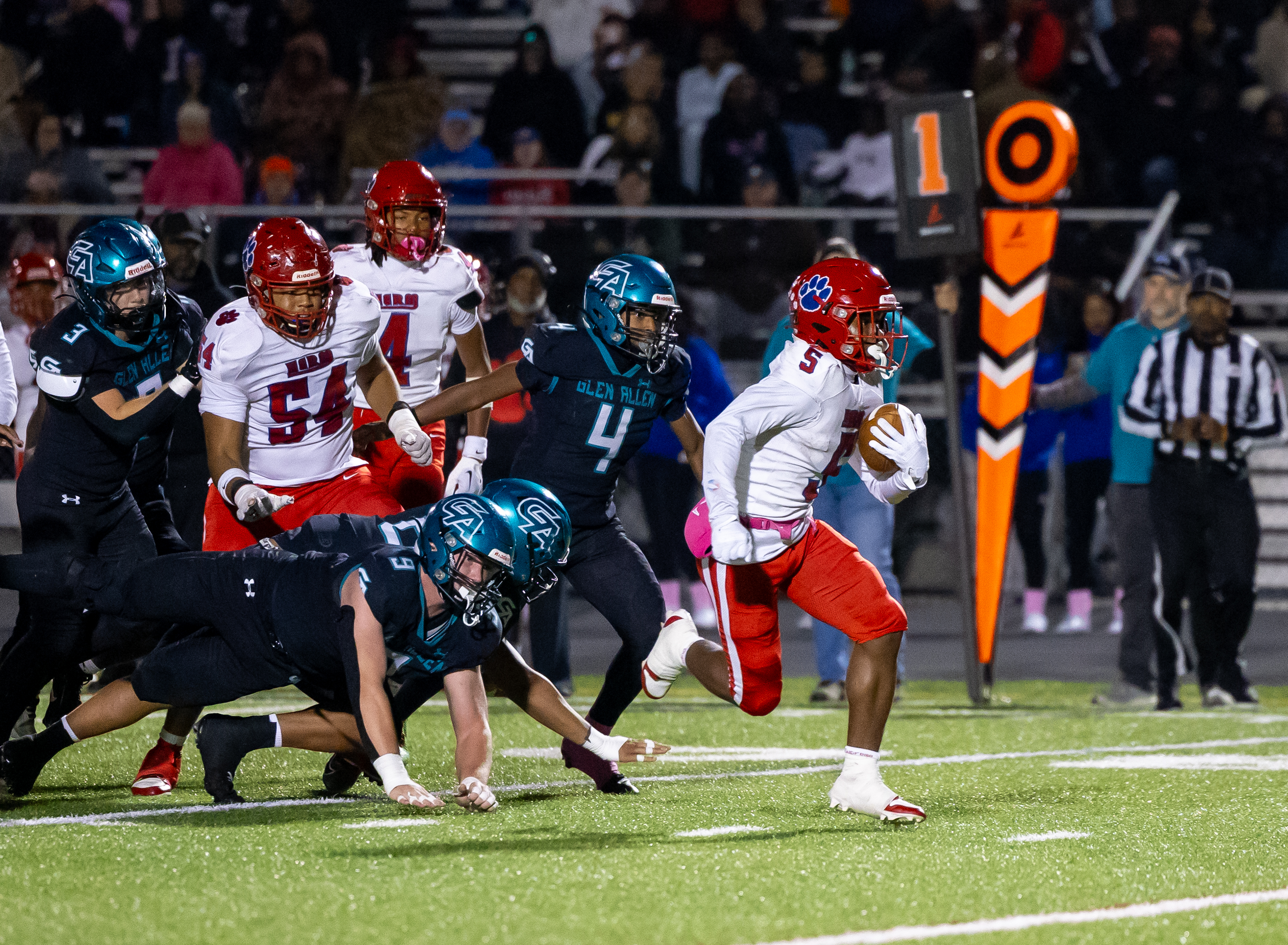 Hermitage knocks off Glen Allen 38-20