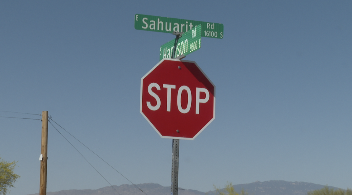 Residents demand action at busy Corona de Tucson intersection
