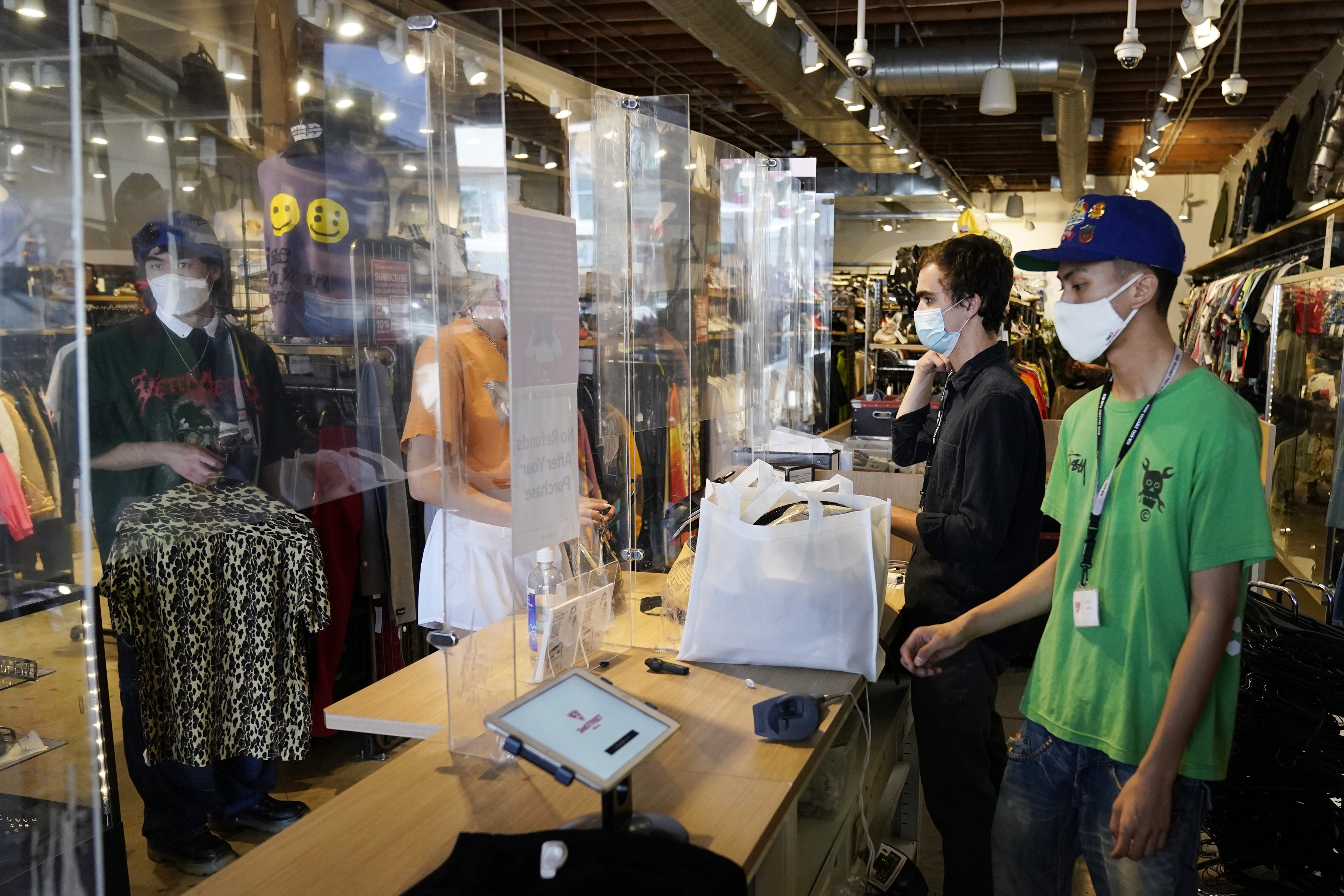 Virus Outbreak-Mask Mandates