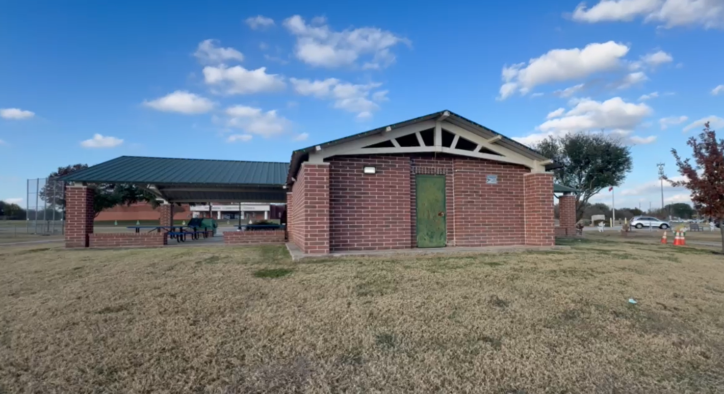 Robinson Peplow Park Restroom.png