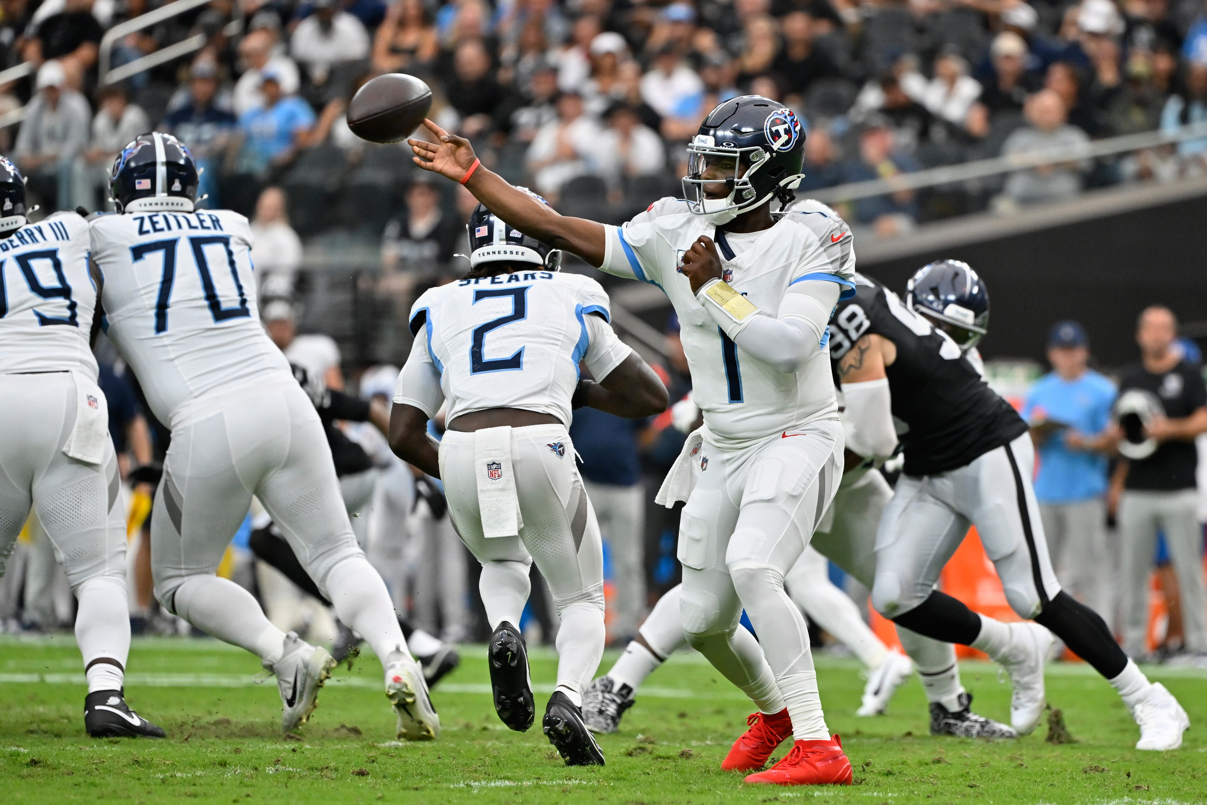 Titans Raiders Football