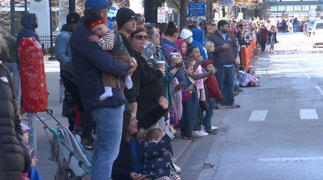 12-4 XMAS PARADE.JPG