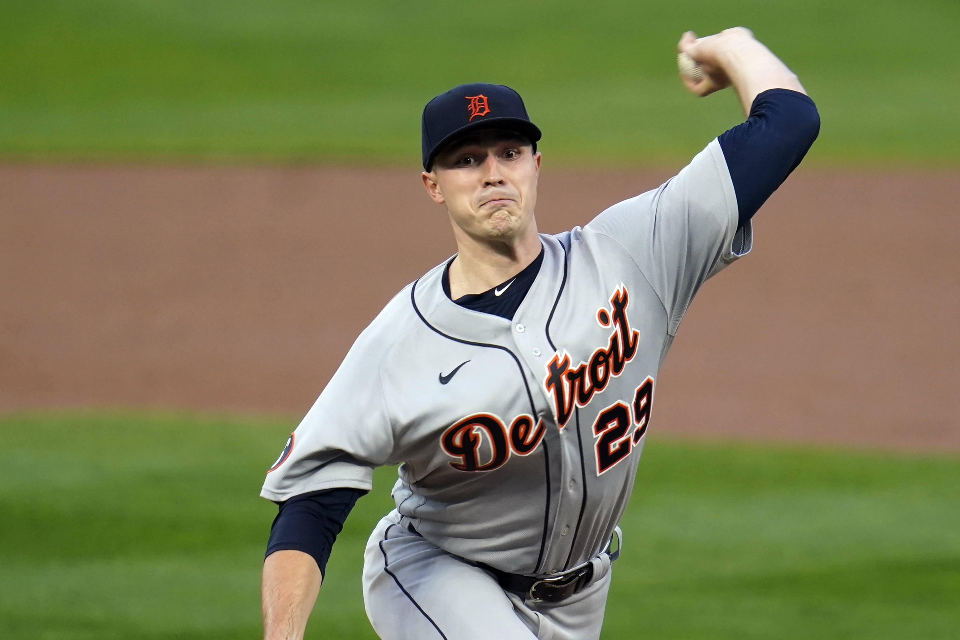 Twins top Tigers in 10th inning