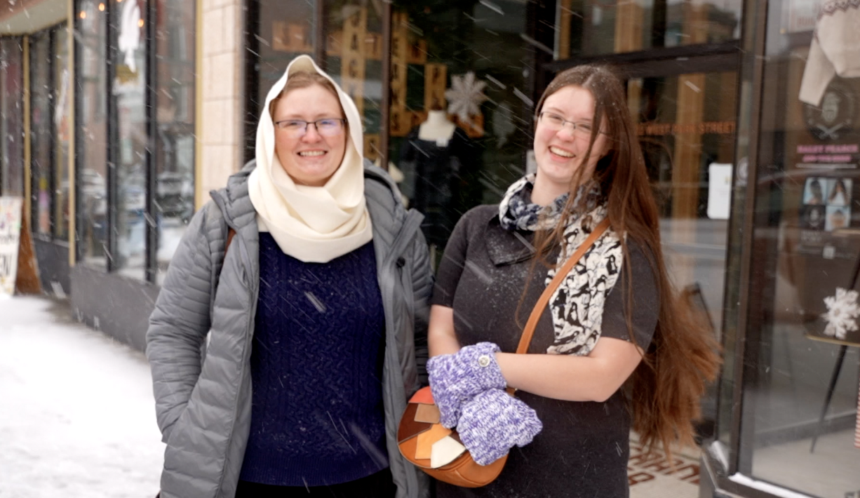 Butte Christmas Shoppers 