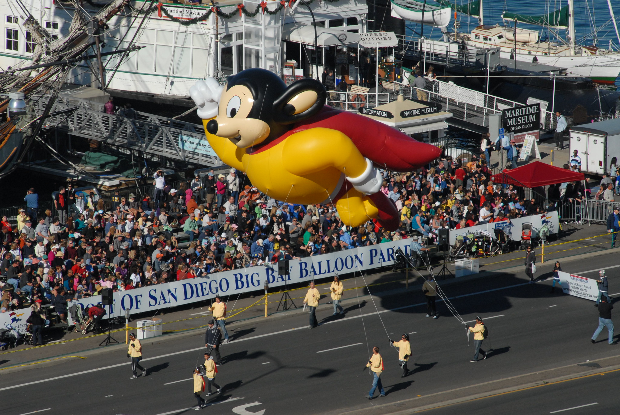 holiday bowl parade big bay balloon parade port of san diego_1.jpg