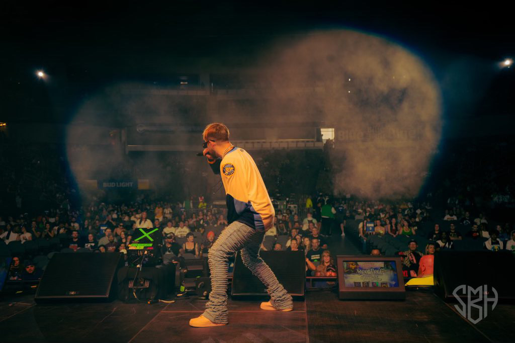 Billings West High graduate on tour with rapper Snoop Dogg - Vimarsana News