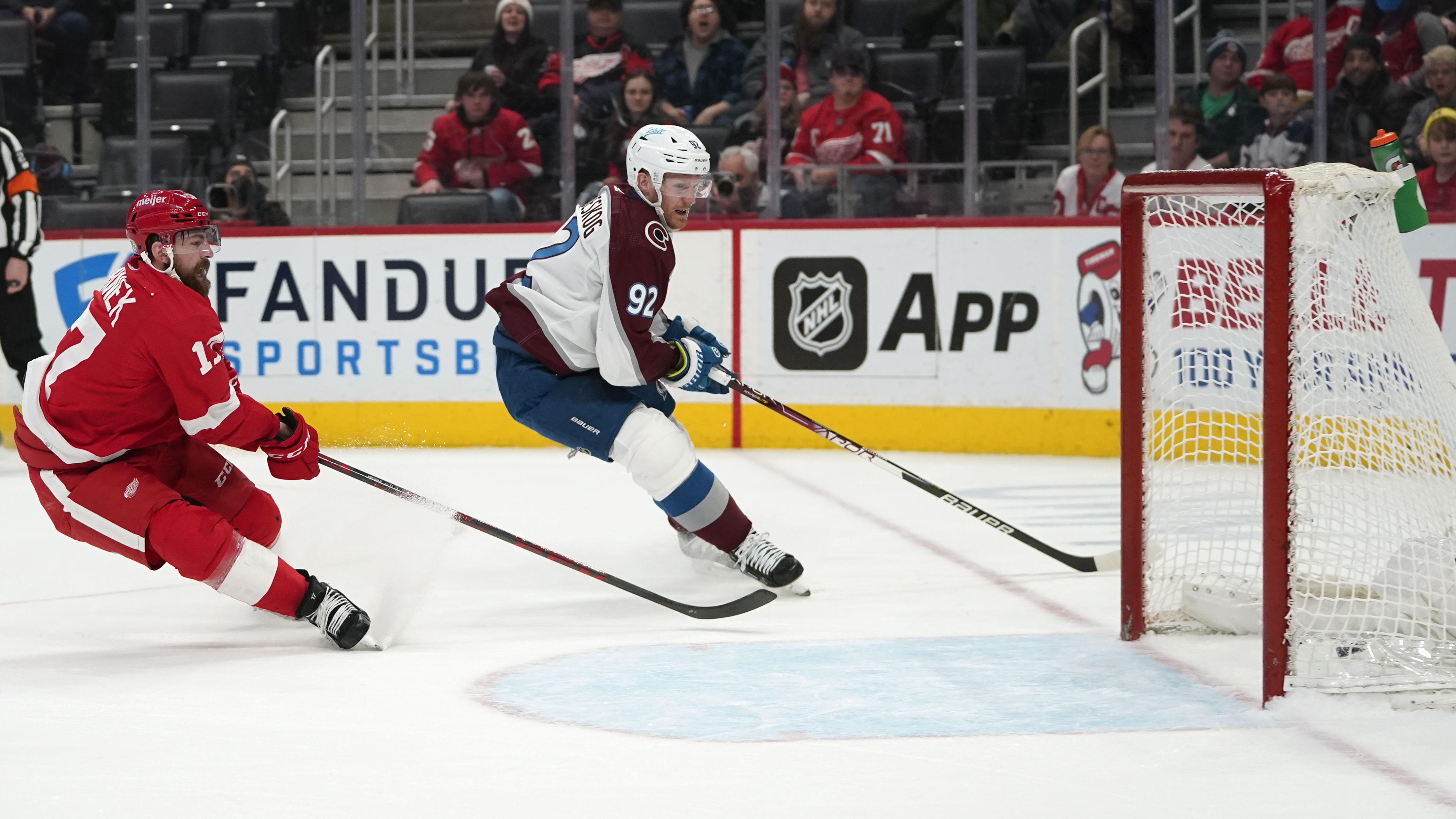 Gabriel Landeskog Avalanche Red Wings Hockey