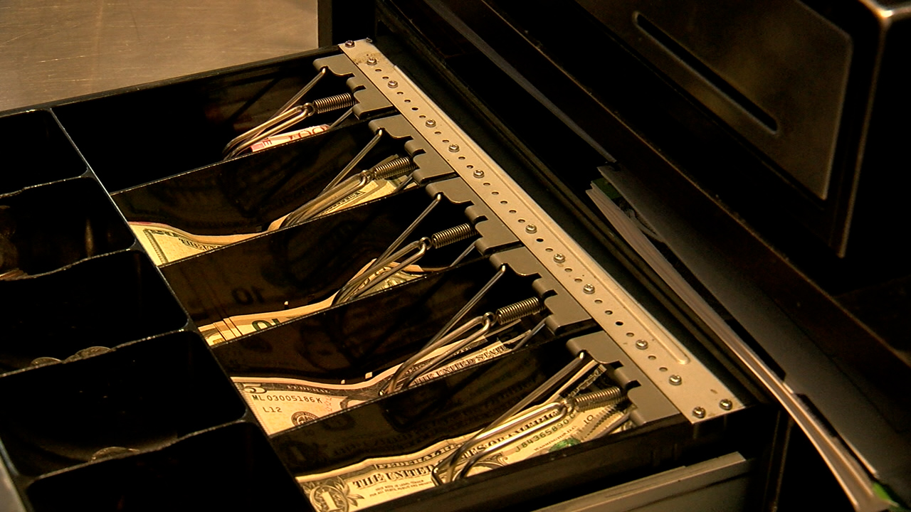 Bill headed to Governor Polis' desk would mandate Colorado businesses to accept cash