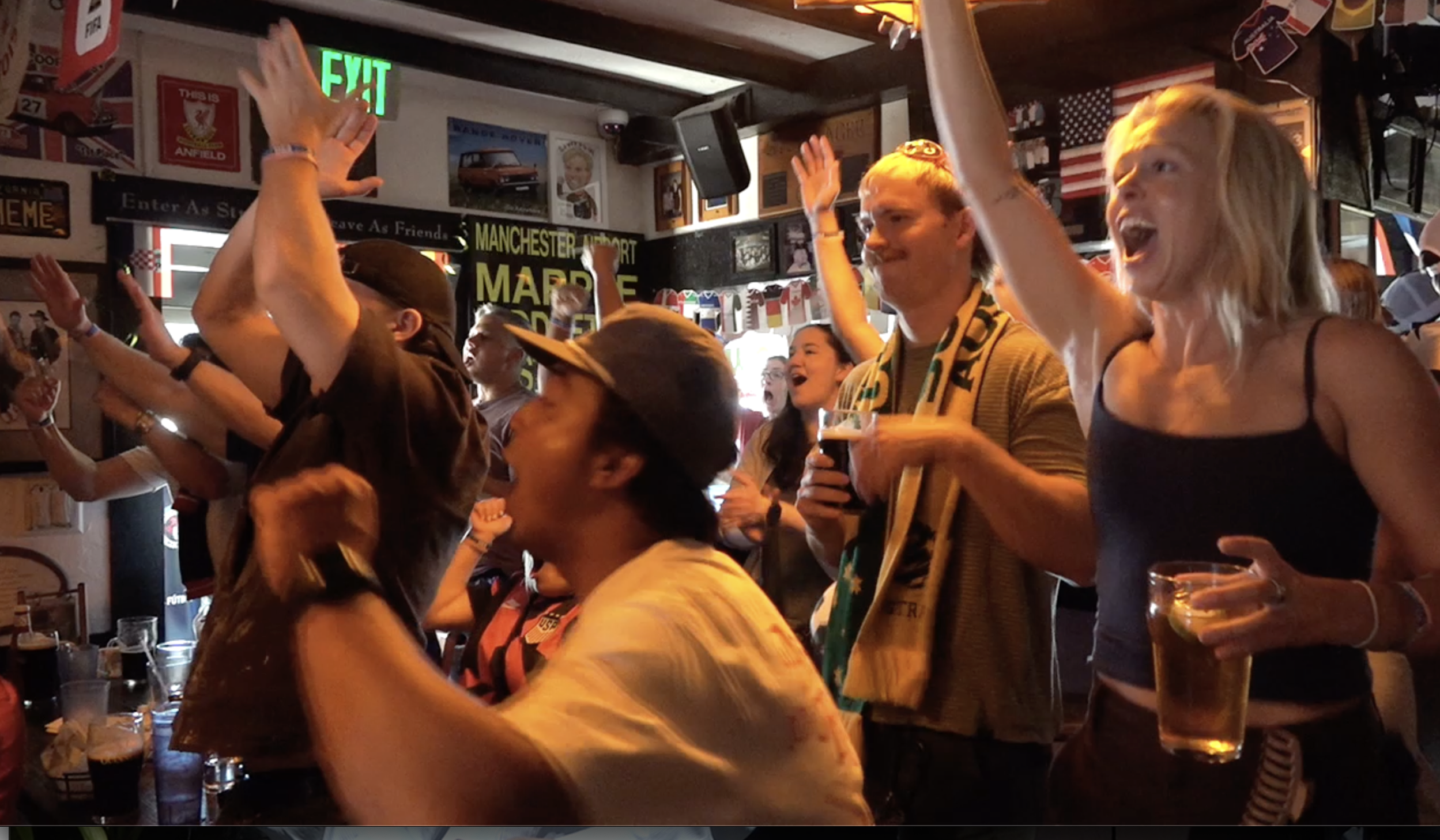 Mission Hills bar draws packed crowd for a World Cup match between USA and Australia