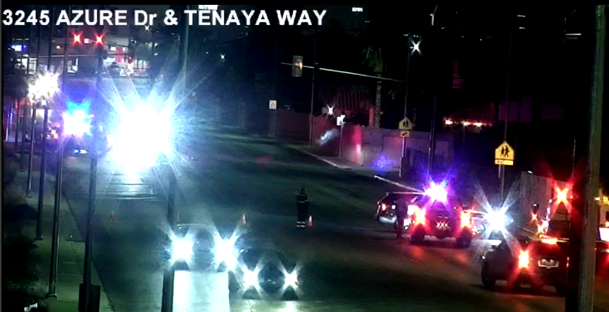 CRASH ON TROPICAL/TENAYA