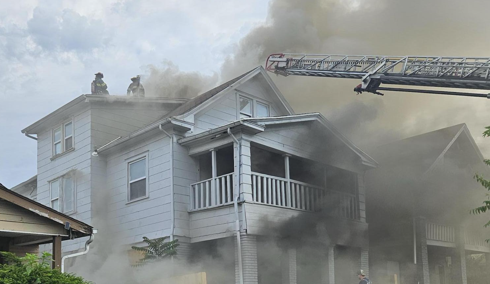 3 firefighters injured