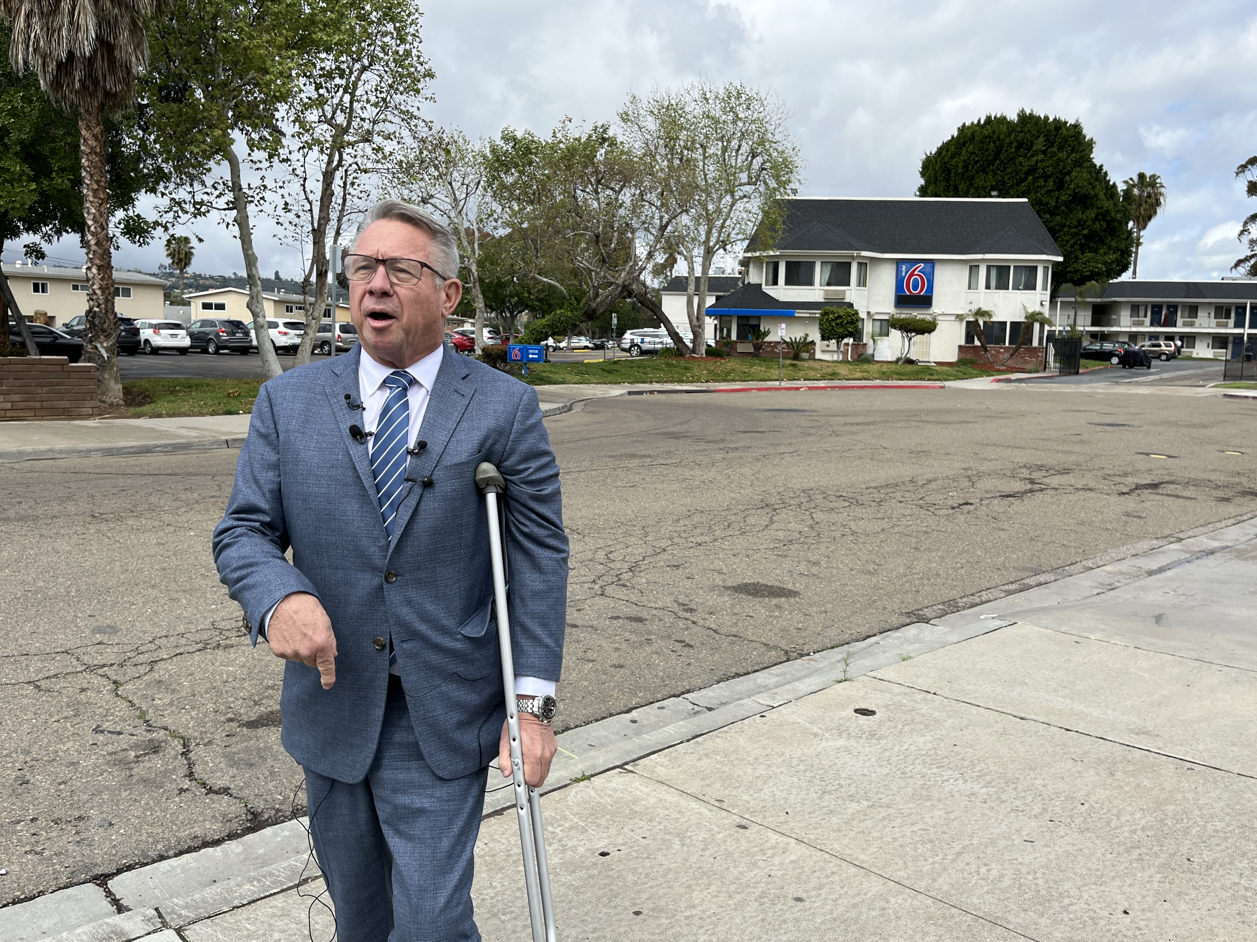 El Cajon Mayor in front of Motel 6