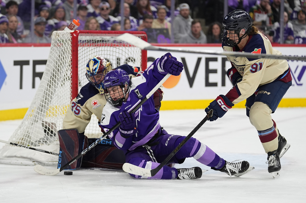 PWHL Frost Victoire Hockey