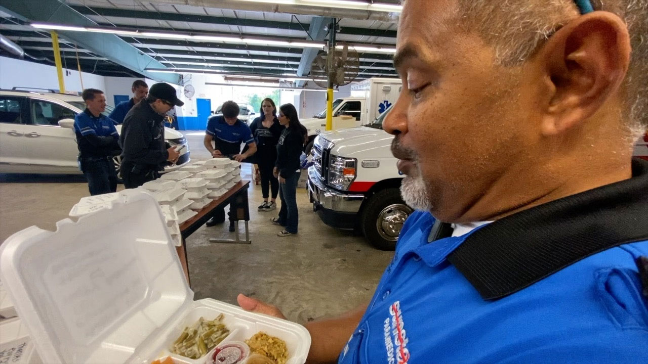 More-than-80-Thanksgiving-meals-cooked-for-first-responders--1-WFTS-LEIGH.jpg