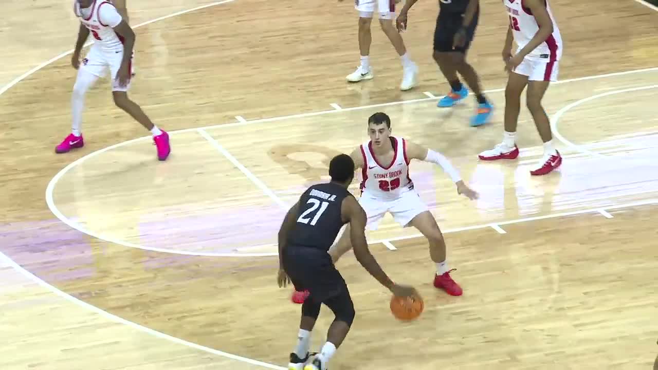 Tyler Tejada drops 33 as Towson beats Stony Brook 69-57