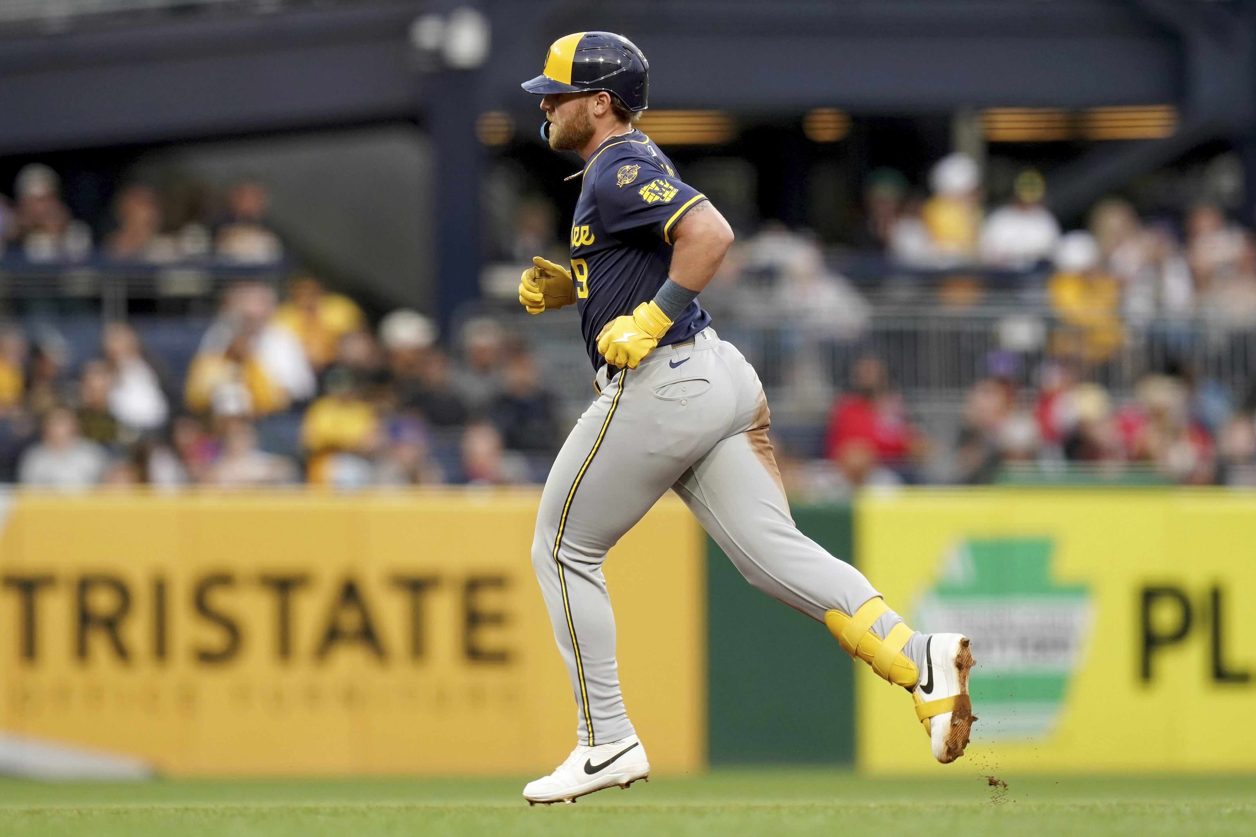 Brewers Pirates Baseball 