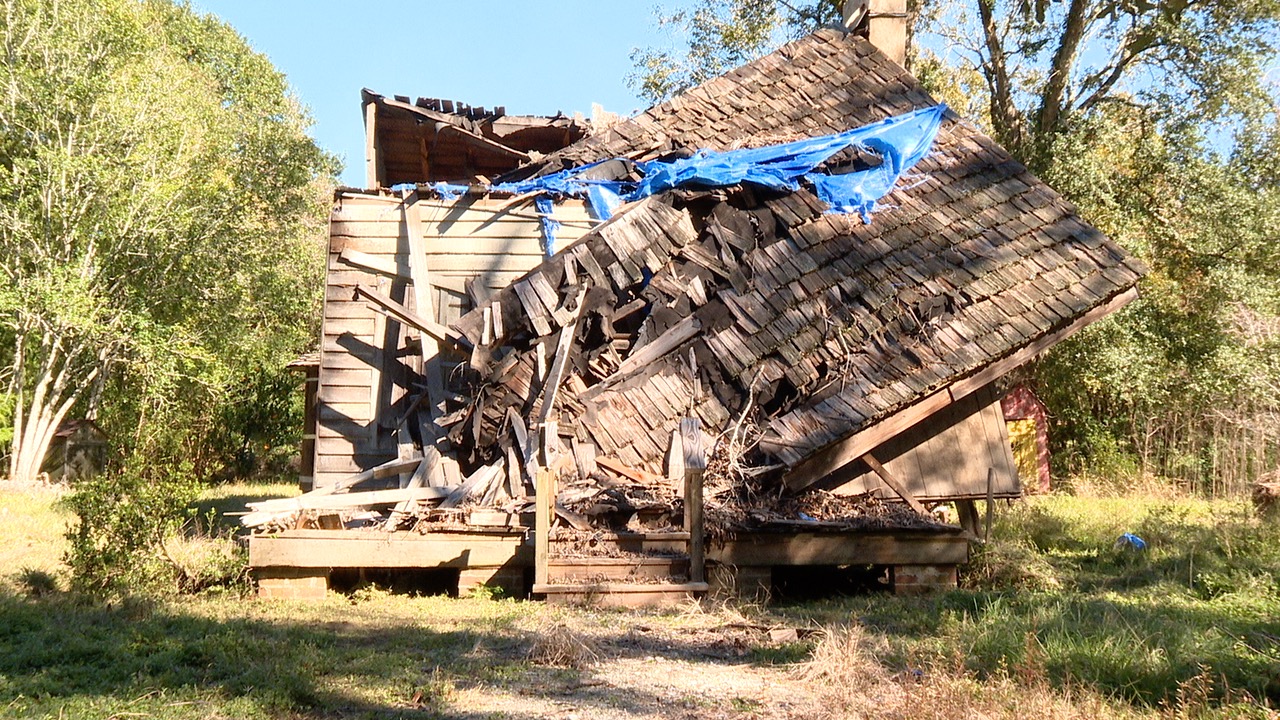 THUMB CABIN.jpg