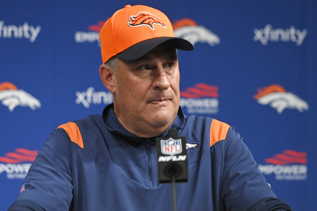 Broncos Raiders Football