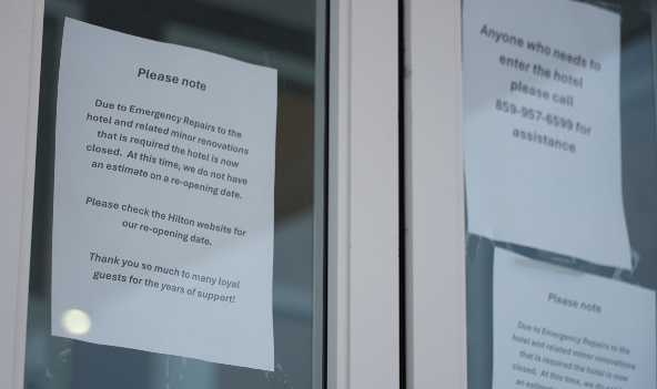 Notice of closure at the Hilton Garden Inn in Miami Township