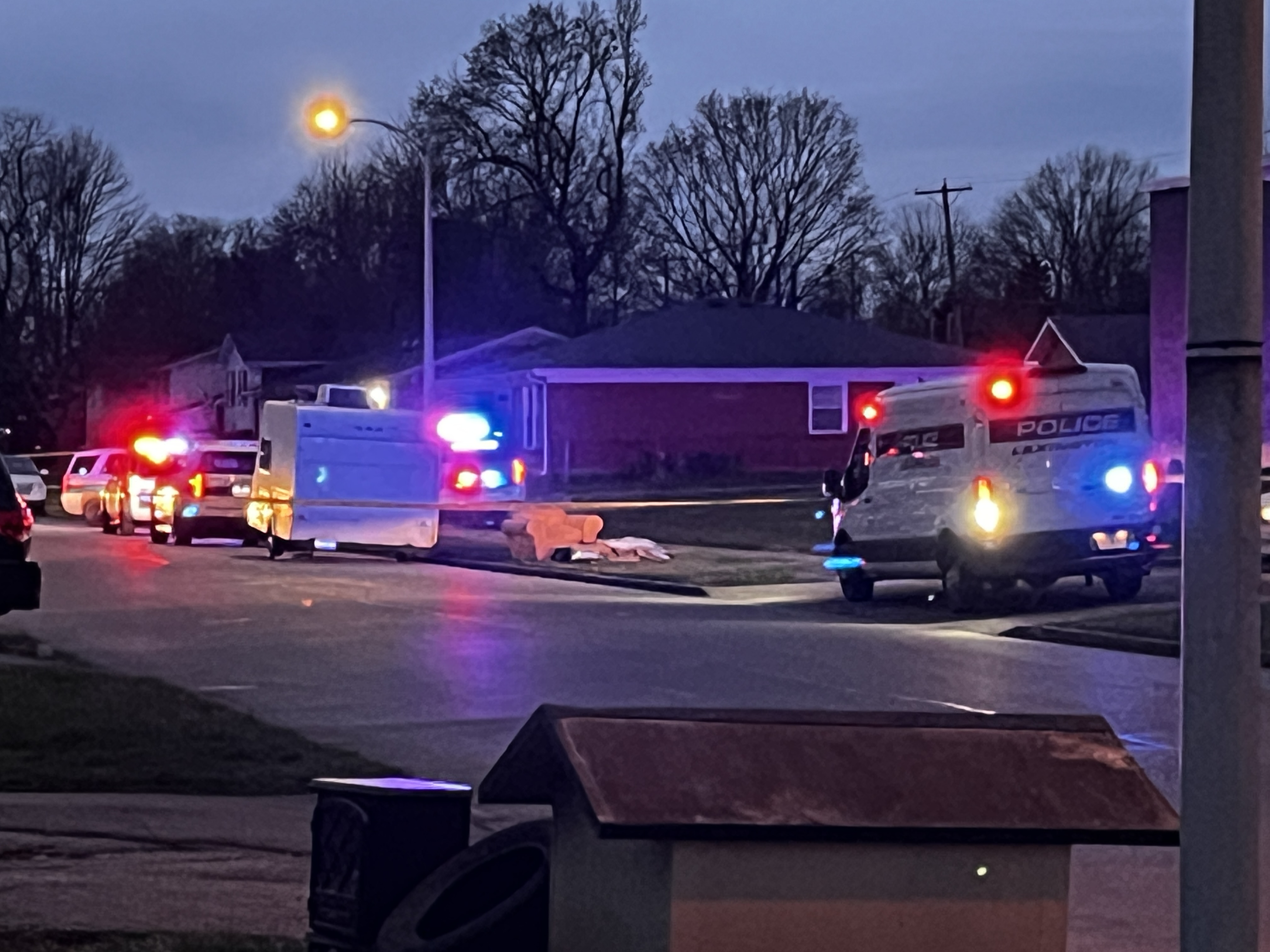 Man arrested after 90-minute standoff with Lexington Police