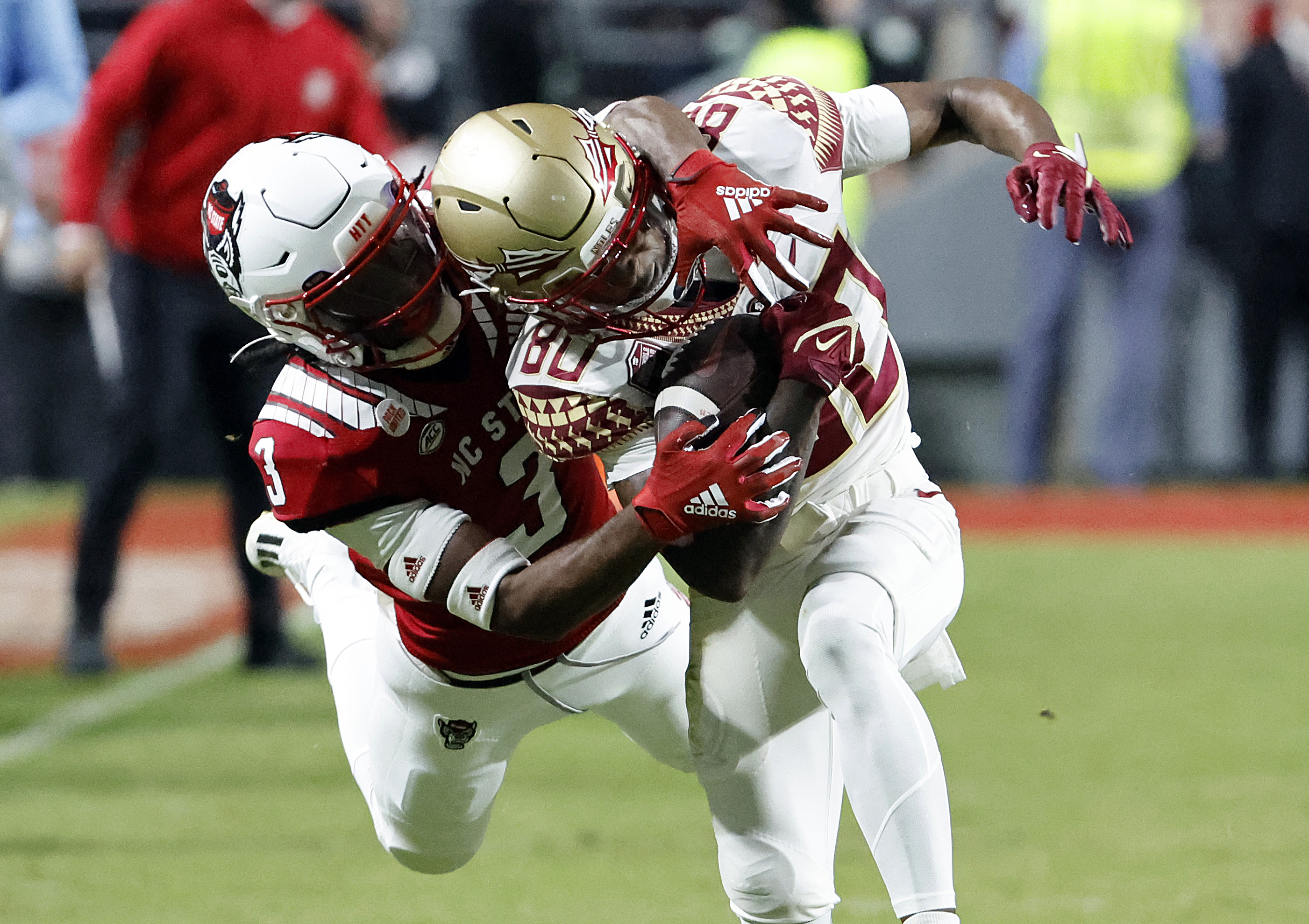 Florida State Seminoles receiver Ontaria Wilson catches pass at NC State Wolfpack, Oct. 8, 2022
