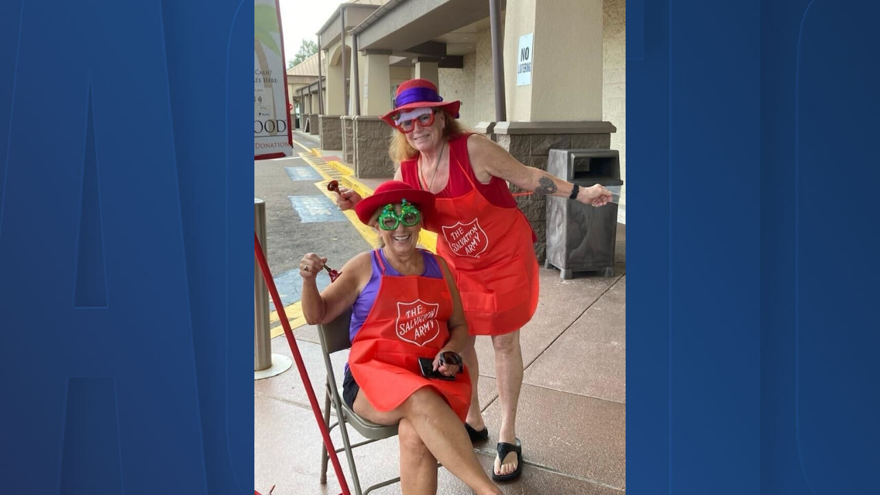 salvation army bell ringer.png