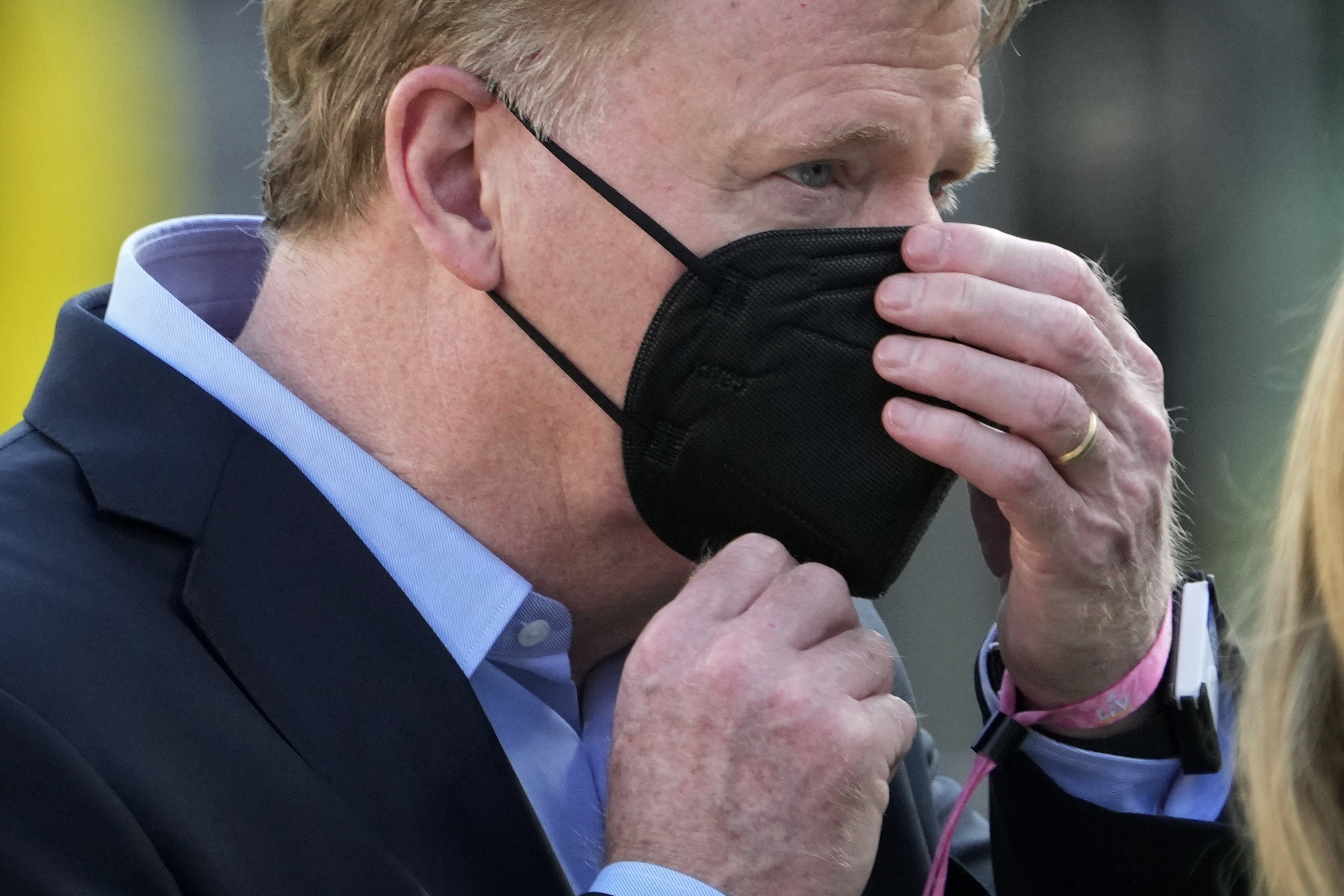Roger Goodell Chiefs Buccaneers Super Bowl Football
