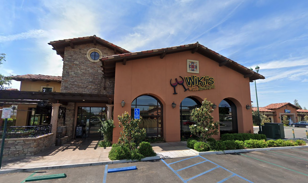 Wiki's Wine Dive & Grill, Bakersfield