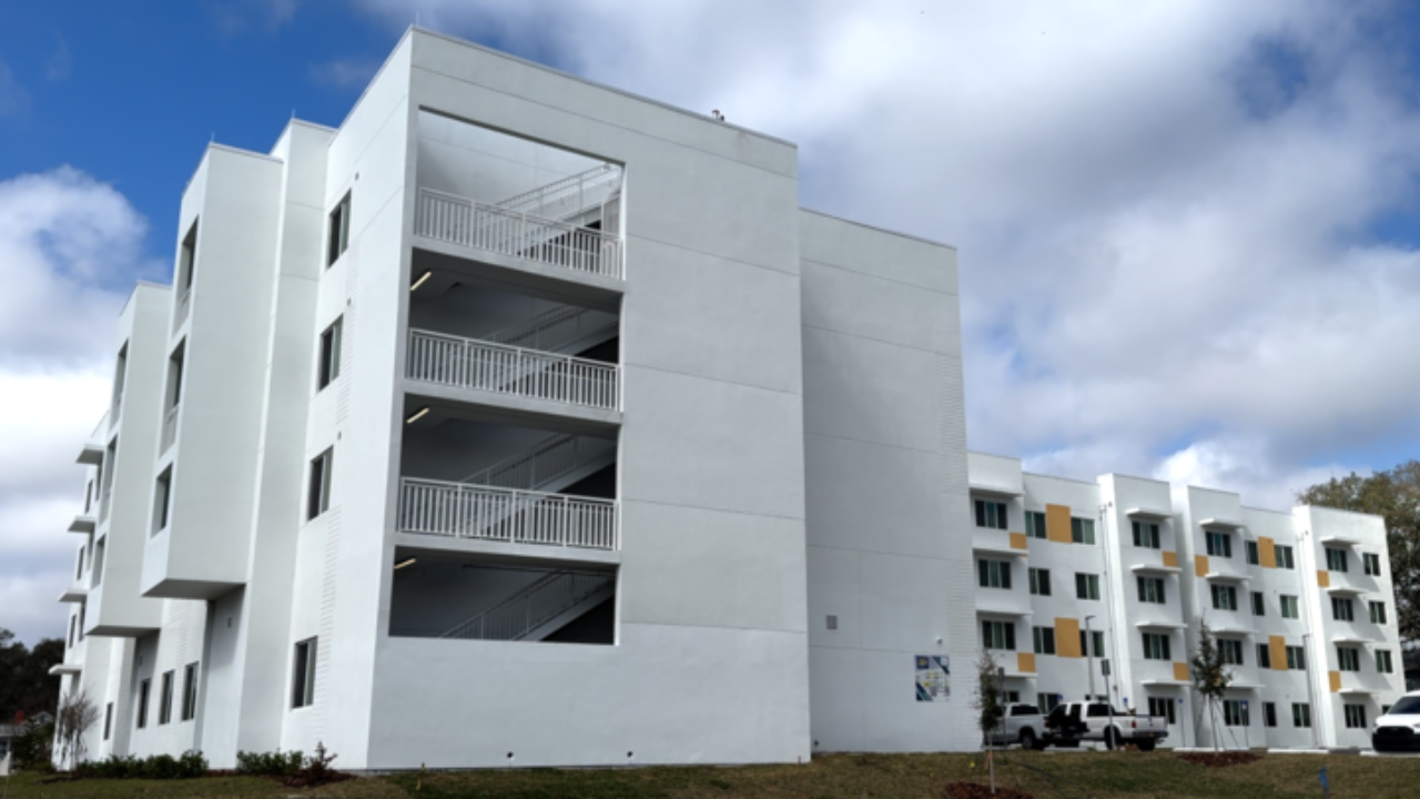 carrfour housing.png